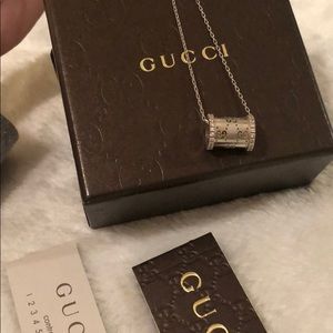 Gucci necklace 18k white gold with diamonds